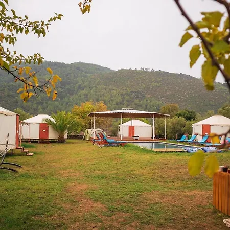 Kamp alanı Yol Glamping Kayaköy