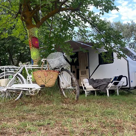 Kamp alanı Yol Glamping